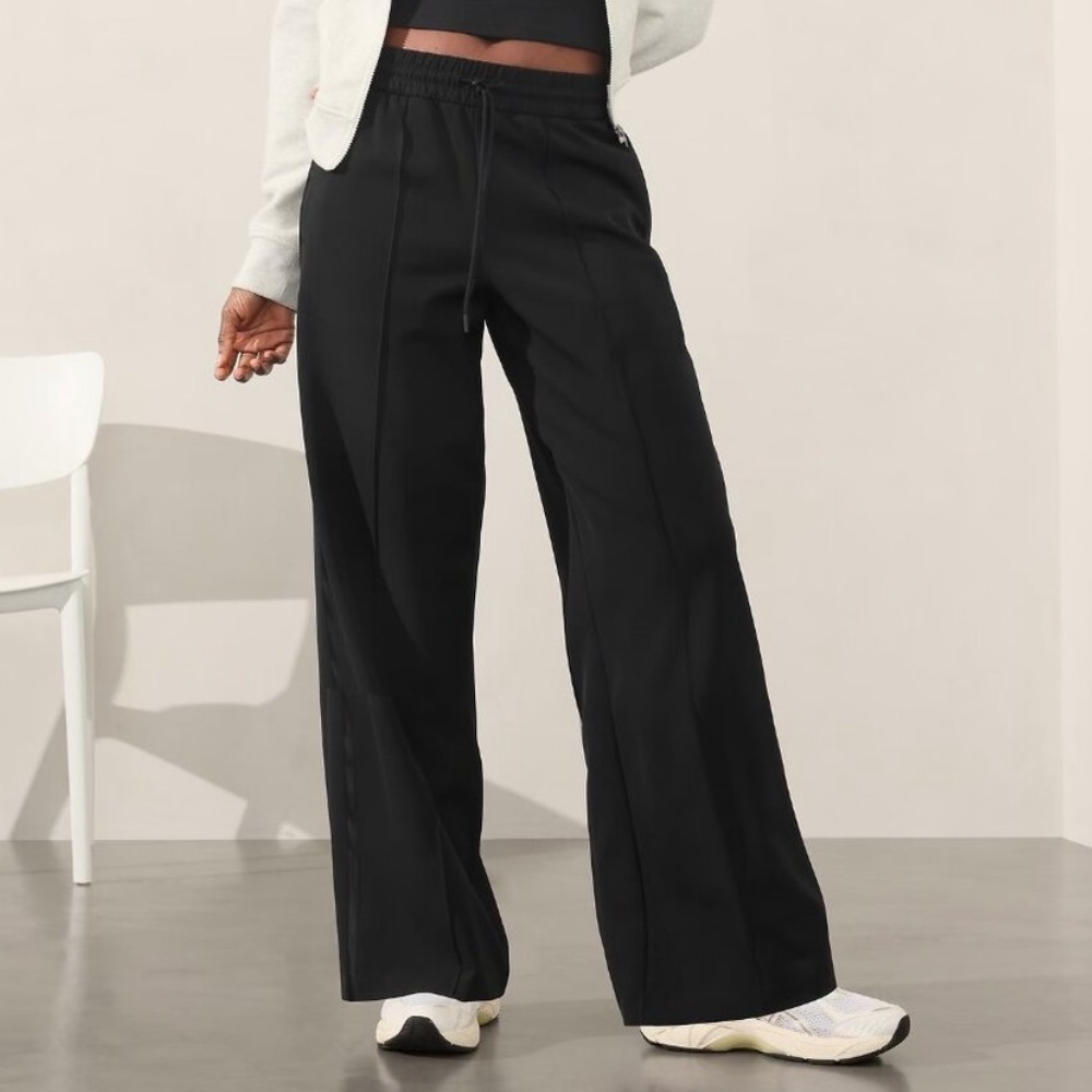 Athleta endeavor wide leg pants